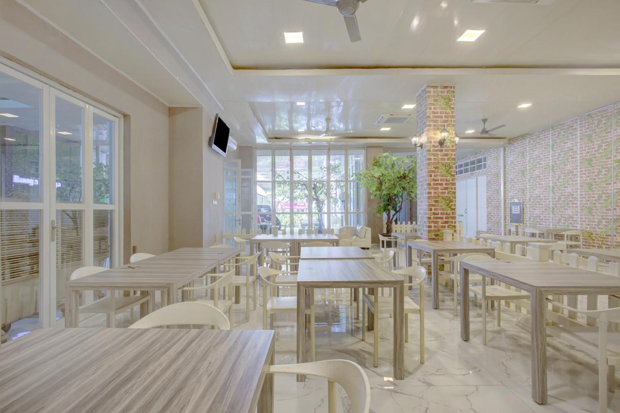 Hotel O Gambir Near Juanda Station Formerly Bunga Dahlia Jakarta Ngoại thất bức ảnh